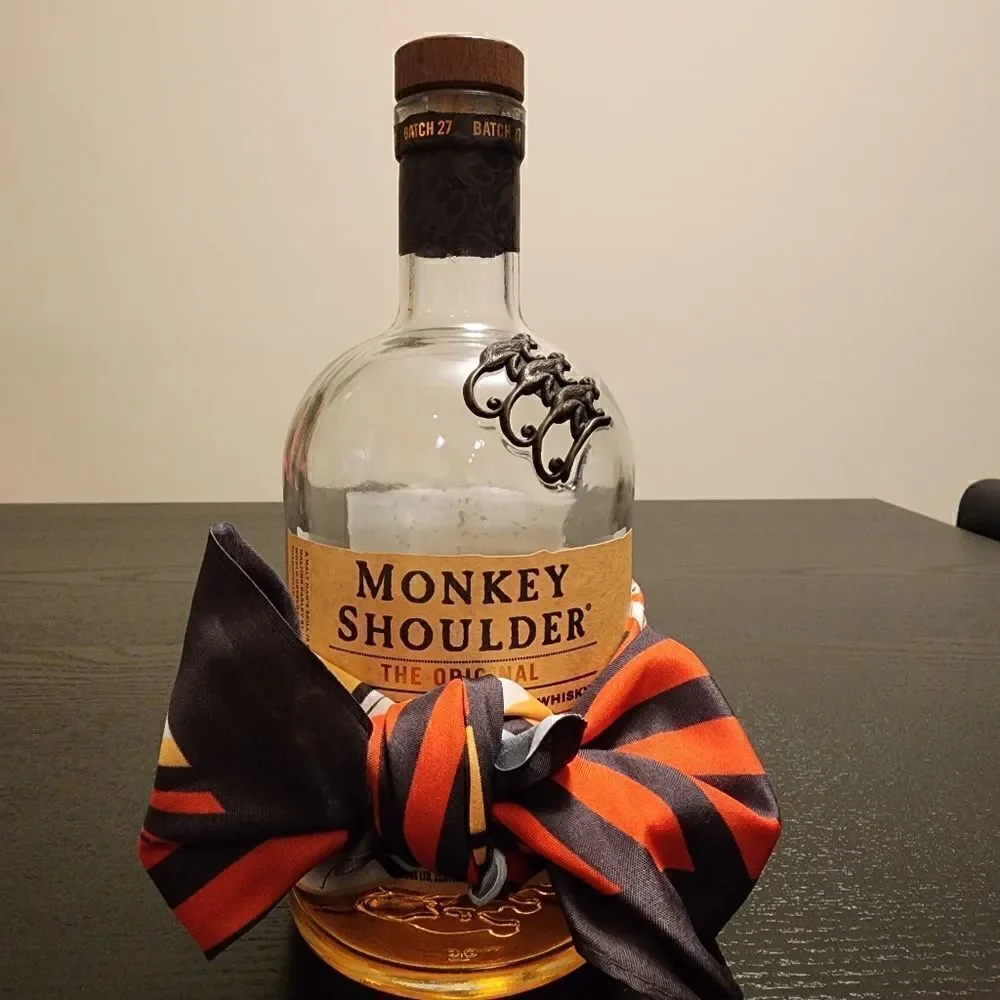 MONKEY SHOULDER Square Scarf Pocket Square